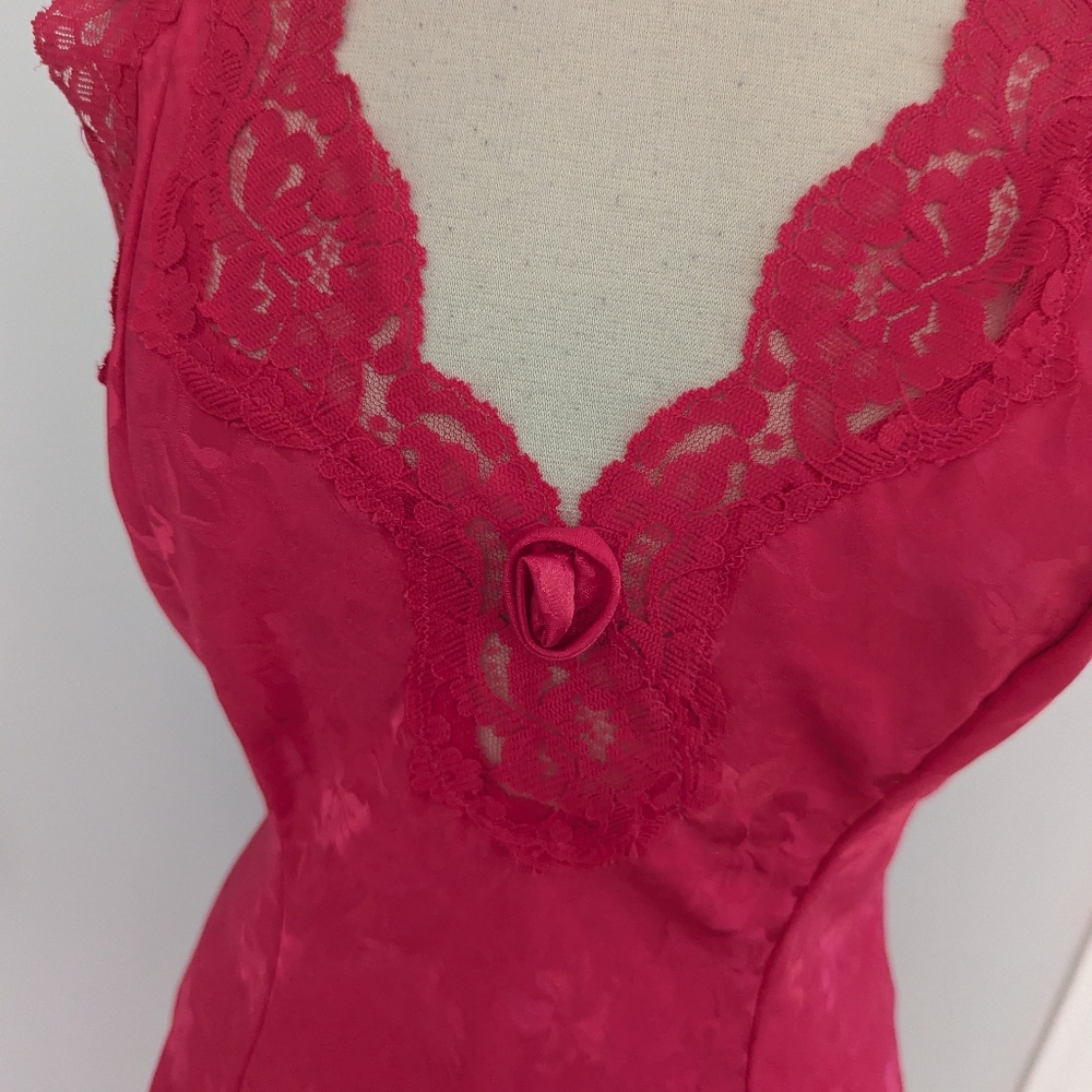 Women's Vintage Hot Pink USA Made Medium Slip - Picture 2 of 6